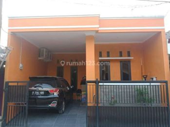 Rumah Orange Gaya Keren Banget di Graha Persada Sentosa 72717 Mel