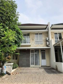 DISEWAKAN RUMAH 2 LANTAI ROYAL RESIDENCE FULL FURNISHED SIAP HUNI