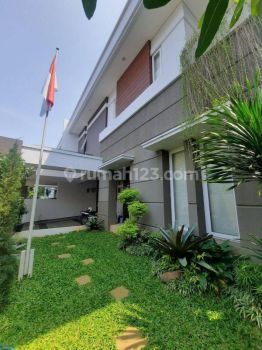 Rumah cantik dalam komplek fully furnish dekat sek.prancis