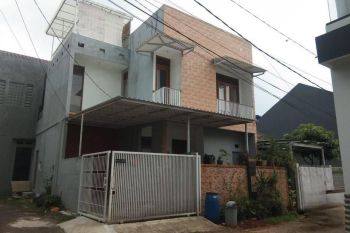 Rumah 2 Lantai Perum Villa Mutiara Cinere 10 Menit Toll Krukut