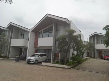Di jual rumah nyaman dan asri dengan suasana villa Di Cimanggis
