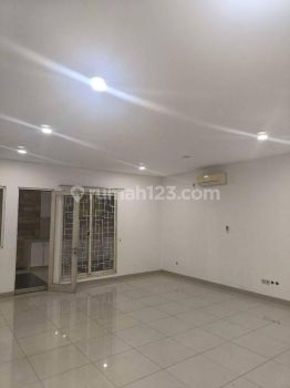 Disewakan Rumah 9x15 M2 Puri Mansion Kondisi Siap Huni