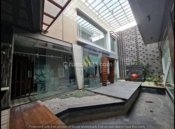 Rumah Minimalis Kontemporer Singgasana Pradana, Bandung And014