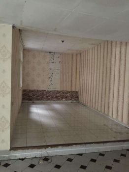 Bangunan Ex Apotik Dan Klinik Di Slipi Kemanggisan Jakarta Barat