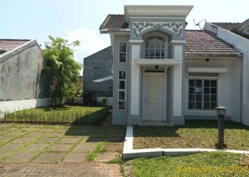 Rumah Citraland disewakan furnis