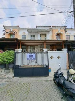 Rumah rapi di lokasi aman dan nyaman. Siap huni