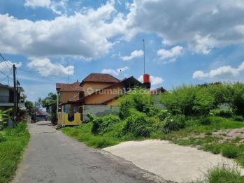 Barat Pasar Gentan Jogja, SHM Ready Bisa Langsung Bangun