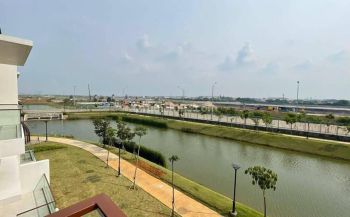 Disewakan Rumah Pik Uk 10x25 4 Kamar View Danau Murah