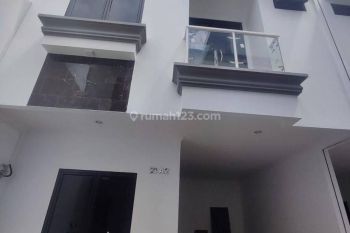 Rumah dijual dekat UNJ Jakarta timur Rawamangun