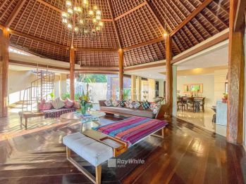 Dijual Private Villa Dengan View Sawah Dan Sungai di Pererenan