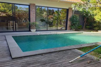 Disewakan Villa 3 Bedroom Enclosed Living.