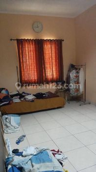 Rumah satu lantai dan masih di huni di alam sutera