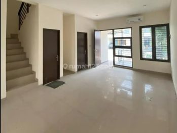 Rumah Luas 5 Kamar Harga Nego di Depok Siap Kpr J18576