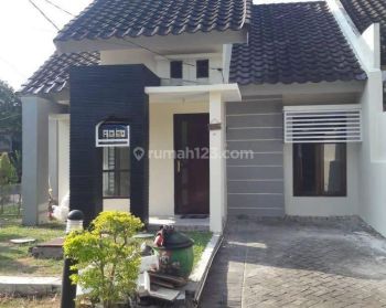 Rumah Puri Safira De Armila Cassablanca Shayana Menganti Gresik