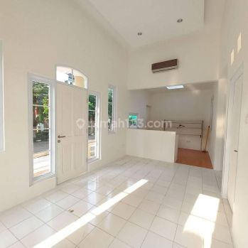 Rumah Baru Renov, Hadap Timur di Bintaro Jaya Sektor 9