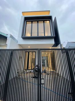 Dijual Rumah Baru 2lt di BARUK dekat Raya Merr, Superindo