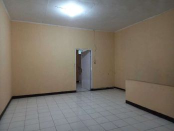 Disewa Ruko Terawat Nyaman dan Rapih Lokasi Strategis di Taman Holis 1