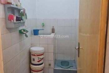 Rumah cantik di  jl Seruni Kalideres