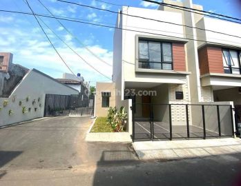 Rumah Siap Huni 2.5 Dekat Stasiun LRT Cawang