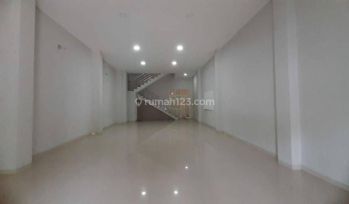 Ruko Pusat Kota Siap Huni 3 lantai Bagus Tidak Renovasi