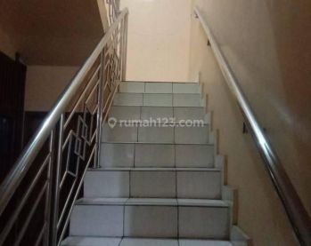 Rumah di komplek camar bintaro jaya sek 3  Tangerang selatan