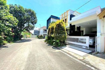 Rumah Posisi Hook Kota Malang Dekat Lapangan Rampal