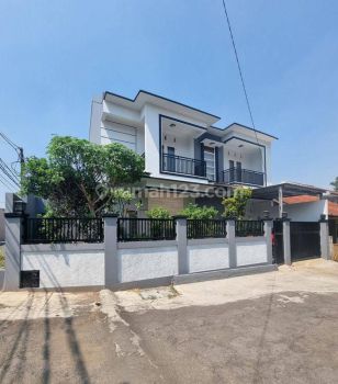 Rumah bagus 2 lantai dalam komplek pasar minggu
