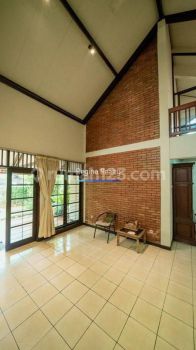 Dijual Cepat Rumah Modern Tropis di Duren Sawit.