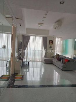 Apartemen taman anggrek view pool full furnished