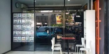 Dijual Ruko 3 Lantai Mainroad Peta Semi Furnished