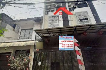 Rumah Bagus Siap huni Lokasi strategis di Jelambar(JL184)