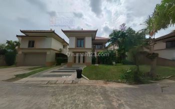 Rumah Mewah 2 Lantai di Villa Panbil Disewakan