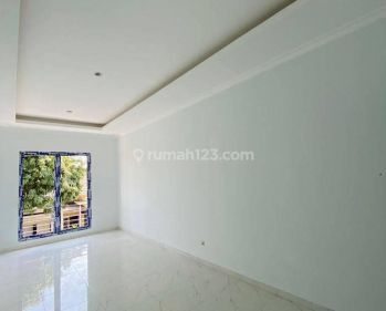 Rumah Cantik 2 Lantai Luas Graha Family Surabay Barat
