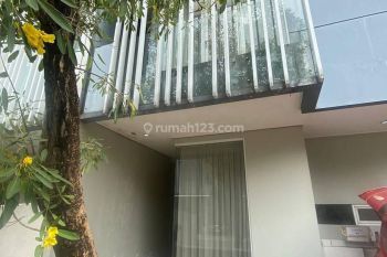 Dijual Rumah di Discovery Eola Bintaro Sektor 9 Tangerang Selatan
