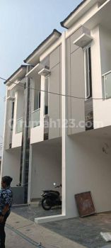 Rumah siap huni 2 lantai di Jl.H.nado pondok labu belakang Fatmawati jakarta