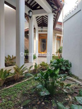 Disewakan Rumah 2 Lantai, di Pangkalan Jati, Dekat Tol Andara