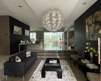Rumah Bagus dan Mewah ada kolam renang di sektor 9 Bintaro 4804