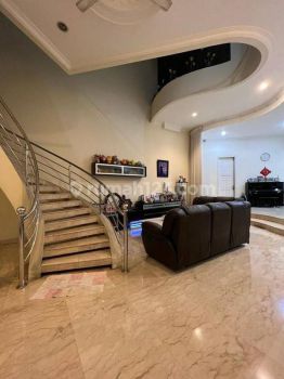 Dijual Rumah Camar Permai, Pik 2 Lantai Uk 9x29m2 6600 Watt SHM