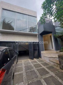 RUMAH MEWAH MEZZANINE PRIVATE POOL DEKAT MRT