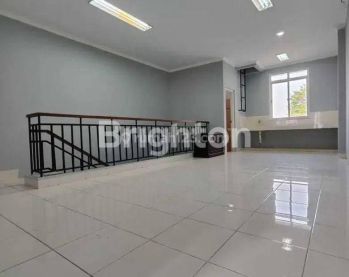 Ruko Rapi 3Lantai Graha Boulevard Gading Serpong Tangerang