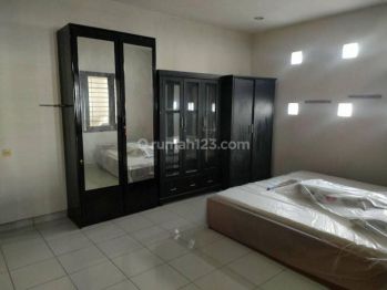 Sewa Rumah di Sayap pajajaran 3 Lantai Bagus