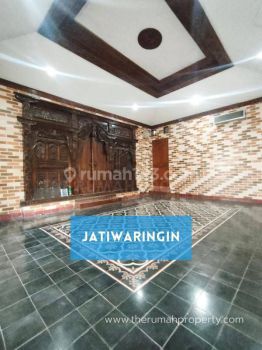 Rumah Mewah 2 Lantai Layak Huni Taman Besar di Jatiwaringin