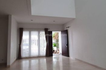 Disewakan rumah Puri Riviera at Metland siap huni