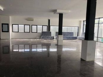 Di Jual Gedung dan Tanah Strategis Palmerah, Jalan Lebar