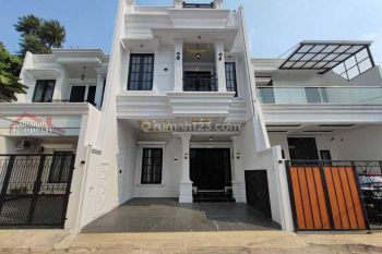 Rumah Ready Classic Elegan Rooftop Di Lokasi Asri Dan Tenang Jakarta Selatan