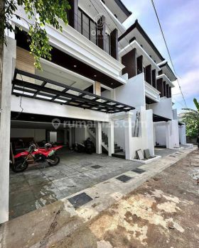 RUMAH CILANDAK DIJUAL ~ LT/LB 180/330 ~ BRAND NEW HOUSE