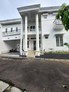 Rumah Design Classic Posisi Hook di Cipayung