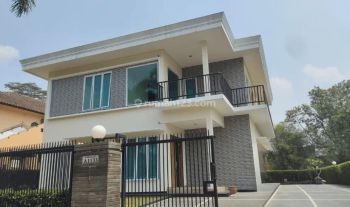 Di Sewakan Rumah Dengan Backyard Luas Sentul City, Bogor