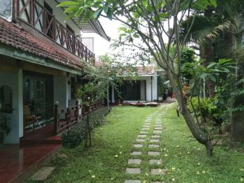 DI JUAL RUMAH USAHA POROS JALAN SENGKALING DAU