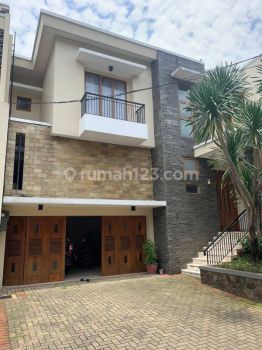 Disewakan Rumah Cantik Asri Harga Murah 5br Di Townhouse Kemang Jakarta Selatan